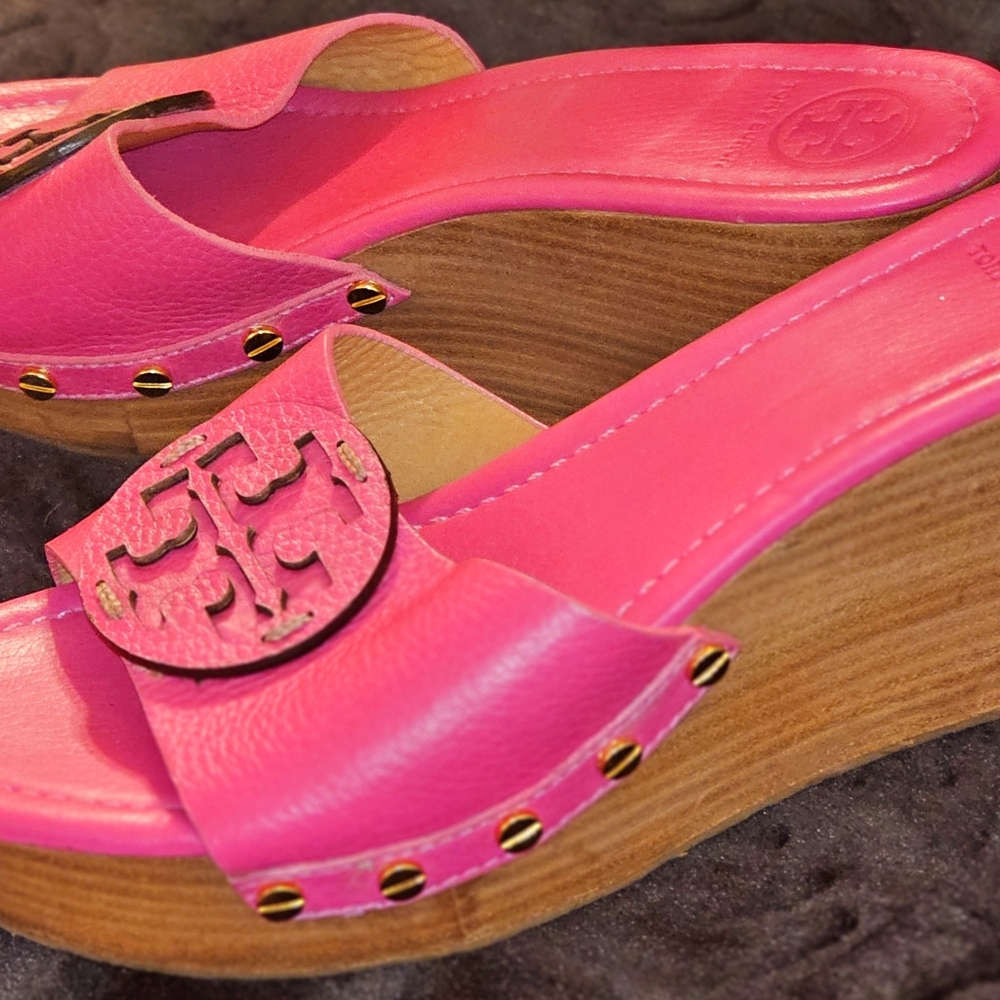 Tory Burch Pink Wedge Mules with Decorative Detail - Picture 5 of 6